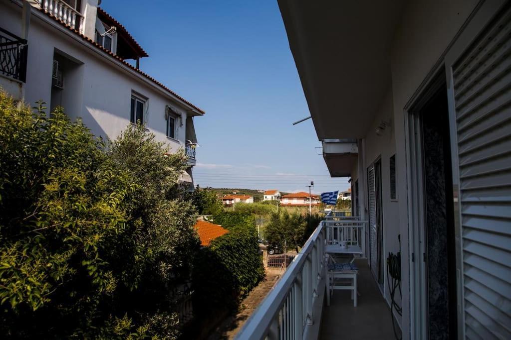 Blue Theros Apartments Dioniszíu-part Kültér fotó